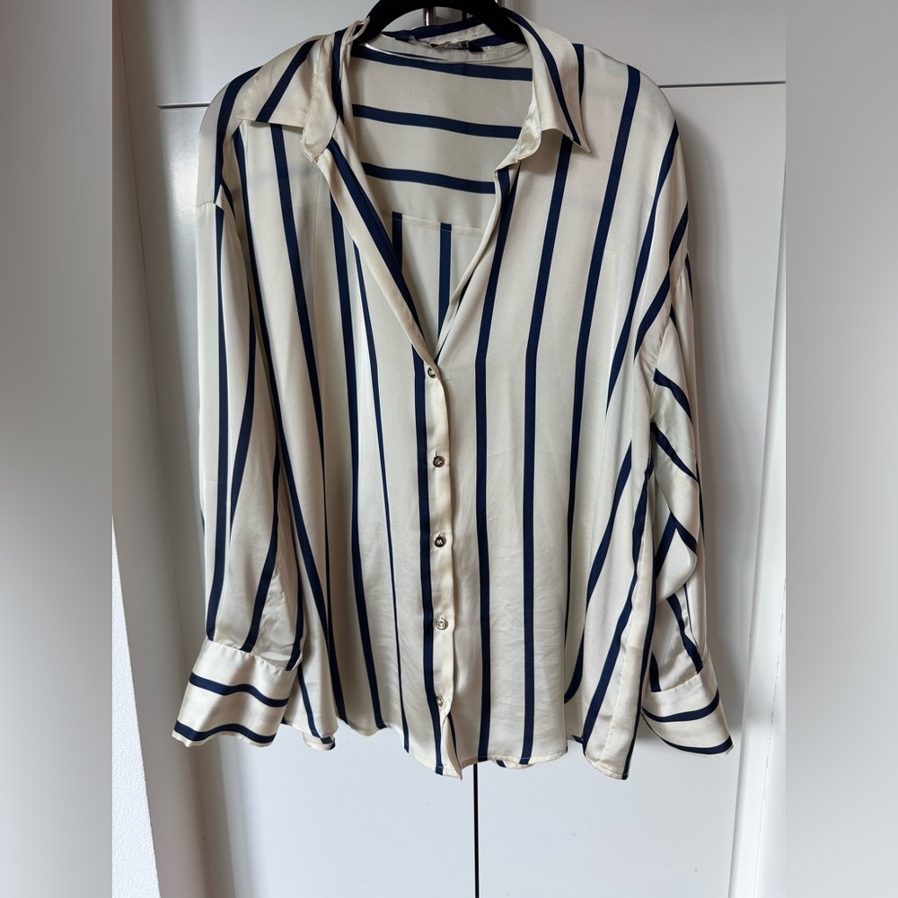Zara STRIPED SATIN EFFECT OVERSIZED SHIRT size Large